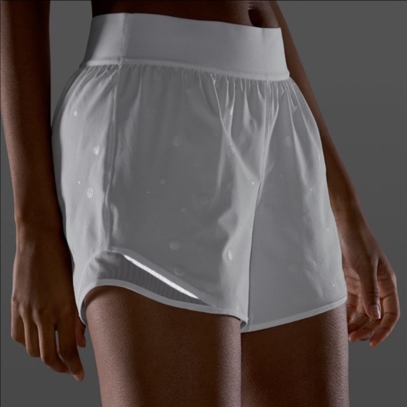 Lululemon Hotty Hot HR Short 4” Poco Logo White - Picture 1 of 5